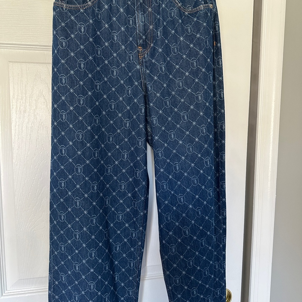 Women’s Designer Jeans. TRUSSARDI. NEW. Size 25
